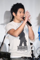 组图：曹格欲捐演唱会收入 不怕与萧敬腾比较