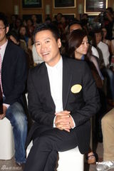 组图：叶蓝新书将改编成剧本 何晟铭有望出演男主角