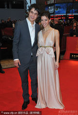 幻灯图集：《口哨》首映 导演赛尔班携主演亮相