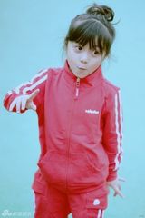 组图：5岁小萝莉走红微博 小天使萌化网友心