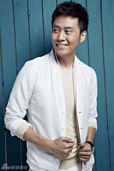 组图：李昊臻时尚写真阳光帅气 尽展男神风采