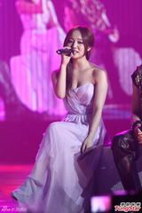 组图：JPM个唱露点庆功 杨丞琳Kimberley捧场