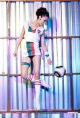 高清组图：足球宝贝金美辛性感照怀念葡萄牙队C罗