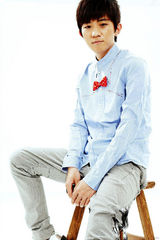 高清图：大左写真火爆登场 冷峻小生引领街头绅士风