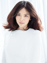 组图：曹曦文白裙动人 显清新自然美