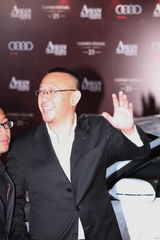 高清图：亚太电影大奖红毯 姜文一袭黑装亮相