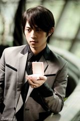 高清组图：《熊猫人》剧照之语豪饰演“熊猫超人”