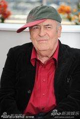 高清组图：戛纳终身成就奖得主贝托鲁奇坐轮椅亮相