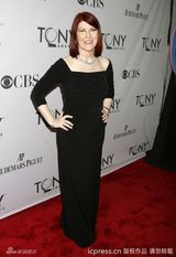 组图：托尼奖红毯星光熠熠 女星斗艳秀腿露肩