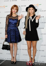 组图：李孝利朴诗妍等魅力亮相助阵时装展