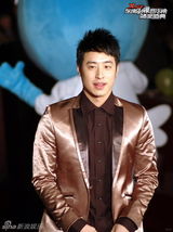 幻灯图集：群星斗艳劲爆红毯 李宇春邓萃雯最抢镜