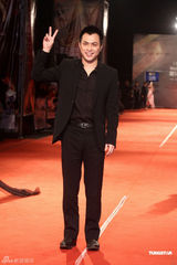 组图：亚太影展女星比美 侯佩岑温碧霞红毯争艳