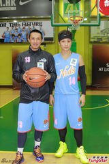 组图：方力申张继聪出席慈善篮球赛