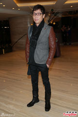 组图：胡杏儿钟嘉欣着古装贺杨潮凯江叮叮婚礼