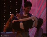 组图：杨幂大尺度毕业舞台照曝光