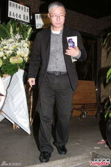 组图：粤剧陈剑声设灵 梅雪诗陈宝珠携手致祭