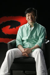 组图：成龙拍摄娱乐现场宣传片 宣扬慈善彰显爱心