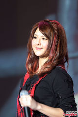 组图：严爵挑战高音想交女友 潘玮柏High翻全场