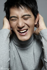 组图：蒲巴甲英气写真显贵族范 展露真性情