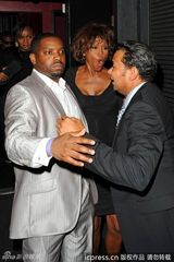 组图：惠特尼-休斯顿因病急逝 生前最后照片曝光