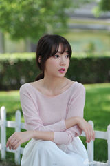 组图：王萌黎夏日写真曝光 粉衣白裙宛若仙子