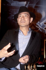 幻灯图集：《未来警察》首映 徐娇人小鬼大反问记者