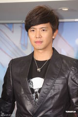 高清组图：Selina妹妹任容萱和小鬼合演偶像剧