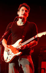 幻灯图集：约翰-梅耶伦敦开唱 为海地灾民募捐