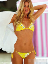 组图：超模杜晨内衣写真热辣 秀美胸风骚撅翘臀