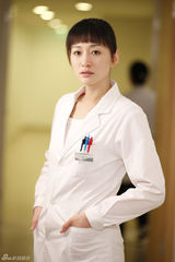 组图：《今夜天使降临》曝李小冉白衣天使剧照