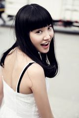 高清组图：周楚楚夏日复古写真 纯色红裙柔美诱惑