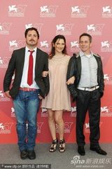 高清：《后事》记者会 泽格斯怀孕被导演摸大肚送吻