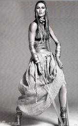 组图：名模邦辰最新写真 野性风格也魅惑