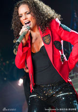 幻灯图：艾丽西亚-凯斯巡演 笼中诱惑媚眼销魂 