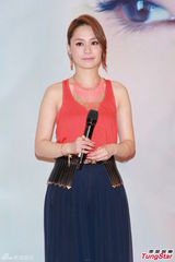 组图：阿娇(钟欣桐)新专辑获双白金成绩 举行祝捷会