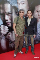 组图：《Laughing Gor》将开机 演员集体拜神