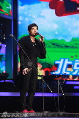 组图：中歌榜现场众星劲歌热舞热力四射