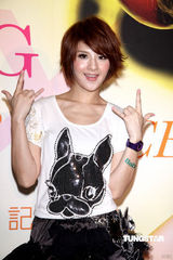 幻灯组图：郭静演绎百变造型 分享不败穿搭手则