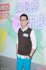 组图：吴绮莉开心抗衰老 自曝怀孕时想过自杀