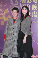 组图：章子怡火红包身裙挽手梁朝伟 宗师夺4奖