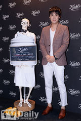 组图：裴斗娜金材昱SISTAR等出席慈善派对