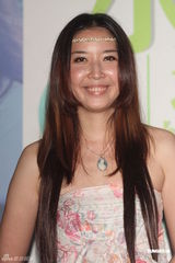 组图：许雅涵吴佩珊携手出辑 为世界环保日献声