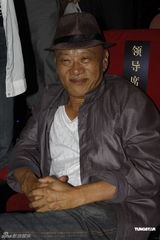 组图：斯琴高娃观摩《天之恩赐》失控落泪