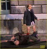 组图：德普片场当众脱裤 露花内裤狼狈爆笑