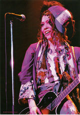 组图：雅Miyavi写真集锦 视觉系装扮华丽唯美