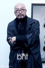 组图：韩时装设计师李尚峰办个人裸体艺术展