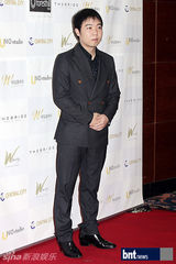 组图：杨贤硕朴尚民等亮相韩星李Juno婚礼