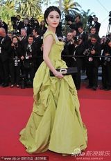 组图：范冰冰艳撑《生命之树》首映 邓文迪夫妇亮相