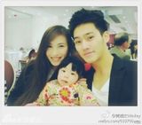 组图：赵雅芝帅气小儿子与女友亲密照曝光