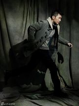 组图：李晨秋冬写真表情酷拽 演绎西部牛仔